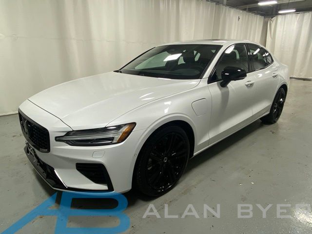 Used 2025 Volvo S60 T8 Ultra AWD/4WD image 1