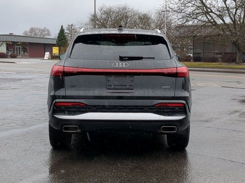 Used 2025 Audi Q5 Premium w/ Convenience Package image 7