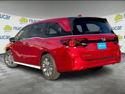 New 2026 Honda Odyssey Touring image 5
