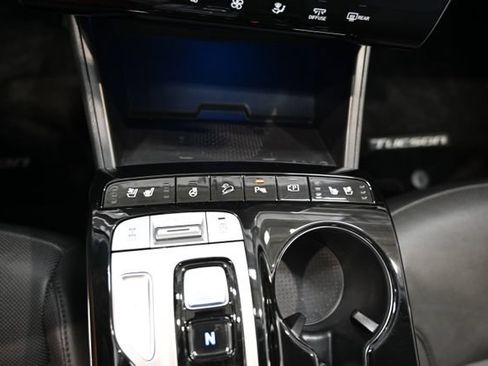 Used 2022 Hyundai Tucson Limited AWD/4WD image 18