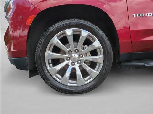 Used 2021 Chevrolet Tahoe Premier w/ Premium Package RWD image 27