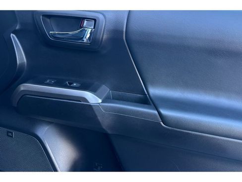 Certified 2021 Toyota Tacoma Limited image 18