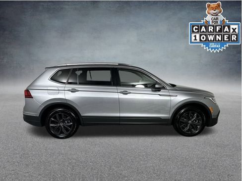 Used 2024 Volkswagen Tiguan SE image 9