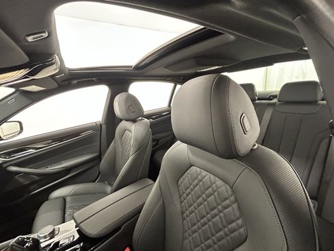 Used 2023 BMW 530i xDrive w/ Premium Package image 29