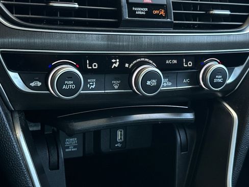 Used 2019 Honda Accord Hybrid image 16