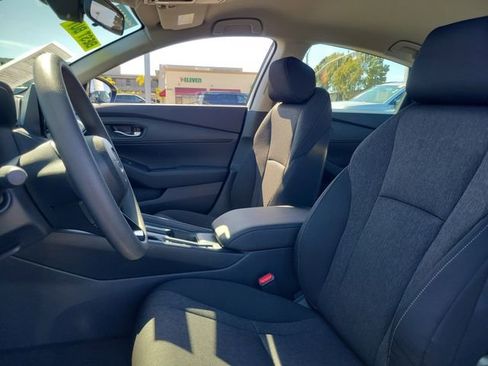 Certified 2025 Honda Accord LX image 15