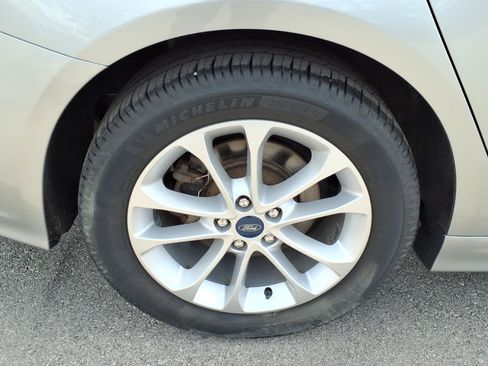 Used 2020 Ford Fusion SE FWD image 7