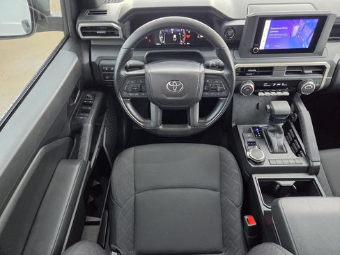 Used 2025 Toyota Tacoma SR AWD/4WD image 13