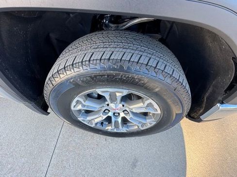 New 2026 GMC Sierra 1500 SLT image 4