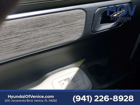 Certified 2025 Hyundai Santa Fe Calligraphy image 16