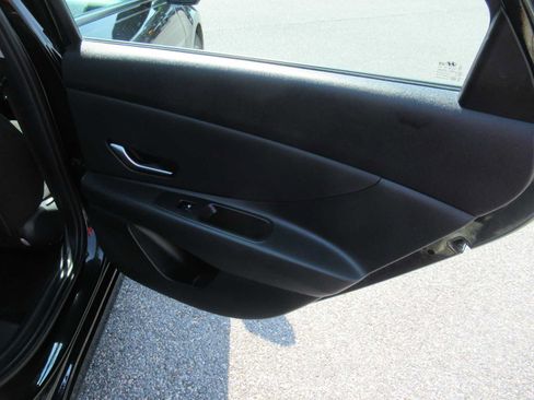 Used 2023 Hyundai Elantra SEL w/ Convenience Package FWD image 19