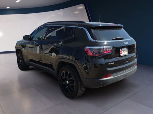 Used 2024 Jeep Compass Latitude image 3