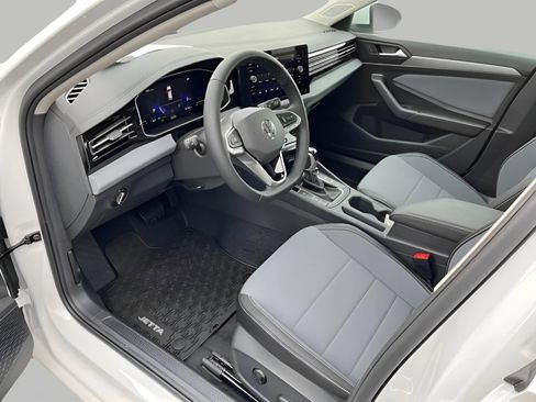 New 2025 Volkswagen Jetta SE image 11