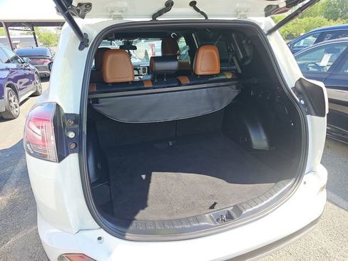 Used 2017 Toyota RAV4 SE w/ Power Special Value Package image 15
