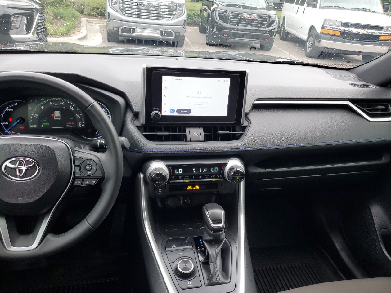 Used 2025 Toyota RAV4 SE AWD/4WD image 14
