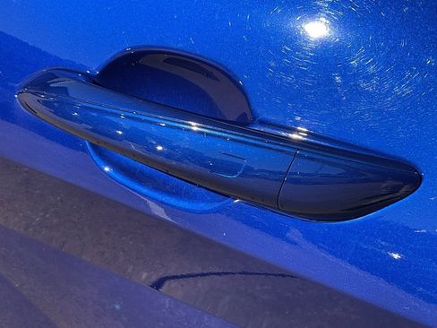 Used 2025 Hyundai Elantra Limited image 10