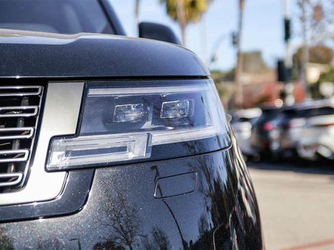 Used 2023 Land Rover Range Rover SE image 10