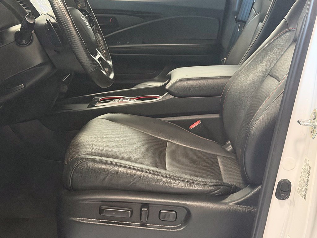 Used 2024 Honda Passport Black Edition image 12