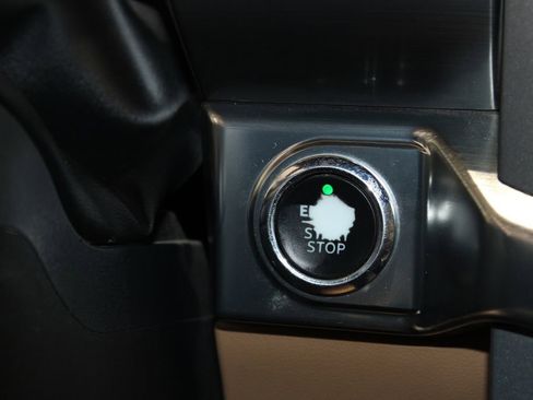 Used 2023 Ford F150 Lariat w/ Trailer Tow Package image 40