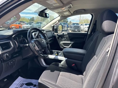 Used 2019 Nissan Titan SV w/ SV Convenience Package AWD/4WD image 4