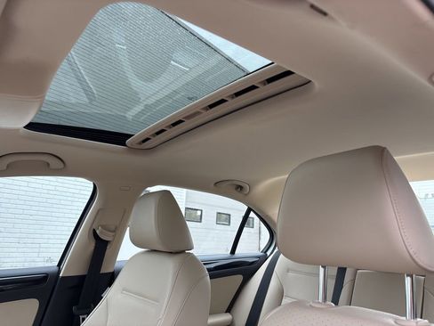 Used 2017 Volkswagen Jetta SEL FWD image 21