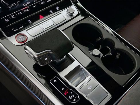 New 2026 Audi RS Q8 performance image 18