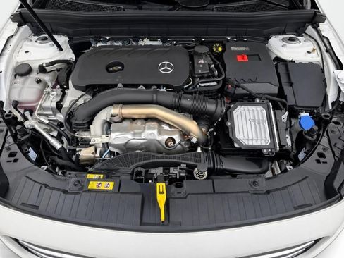New 2026 Mercedes-Benz GLB 250 4MATIC image 11
