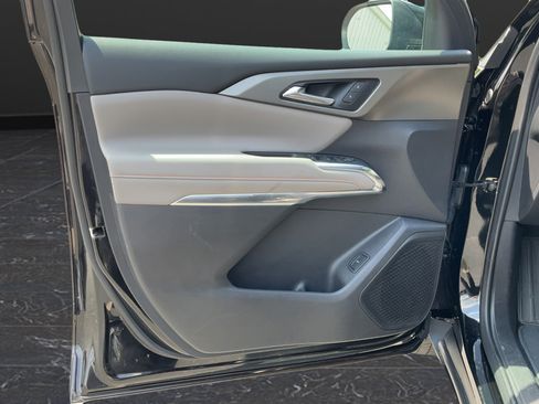 Used 2025 Chevrolet Traverse LT AWD/4WD image 28