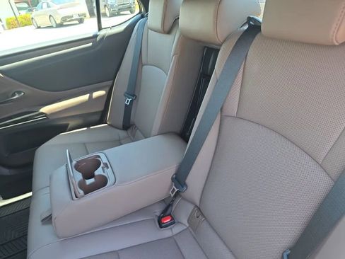Used 2022 Lexus ES 300h w/ Premium Package FWD image 41