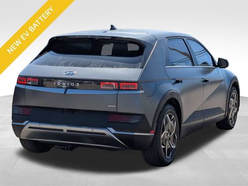 Used 2024 Hyundai Ioniq 5 SEL AWD/4WD image 5