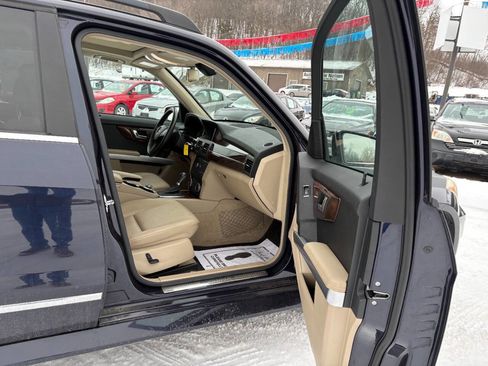 Used 2010 Mercedes-Benz GLK 350 4MATIC w/ Premium Pkg image 18