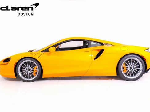 New 2026 McLaren Artura image 2