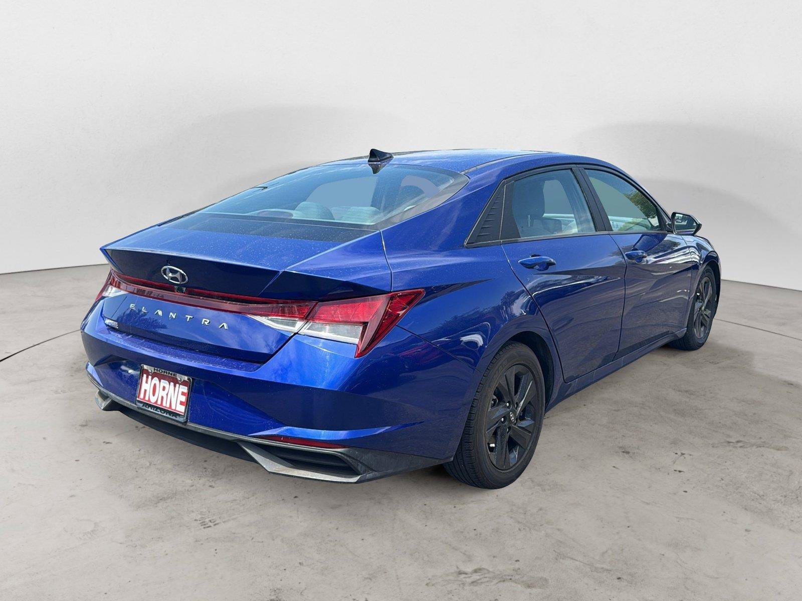 Used 2021 Hyundai Elantra SEL FWD image 5