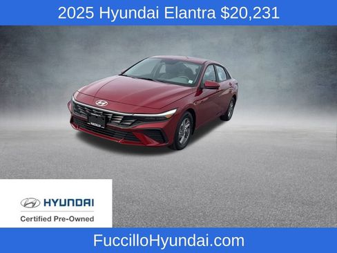 Certified 2025 Hyundai Elantra SE image 1