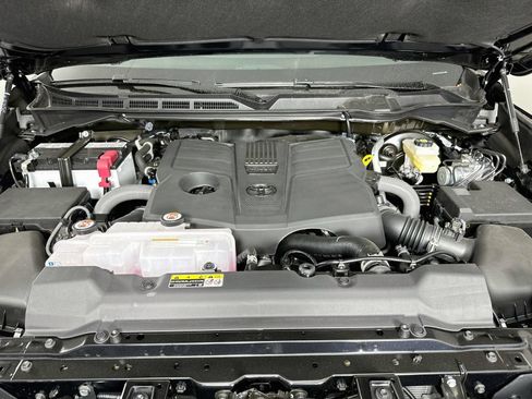 New 2026 Toyota Tundra Limited w/ TRD Off-Road Package AWD/4WD image 31