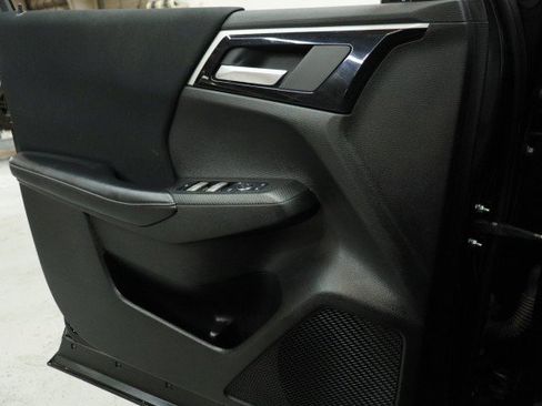 Used 2024 Mitsubishi Outlander ES FWD image 19