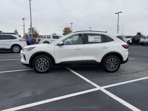 New 2025 Ford Escape SE image 4