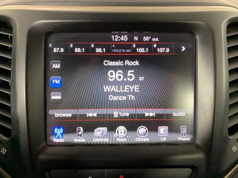 Used 2018 Jeep Cherokee Limited AWD/4WD image 8