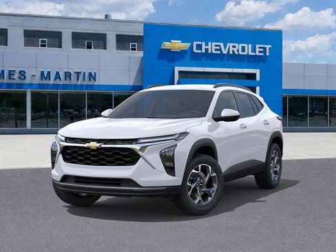 New 2026 Chevrolet Trax LT w/ Driver Confidence Package image 15