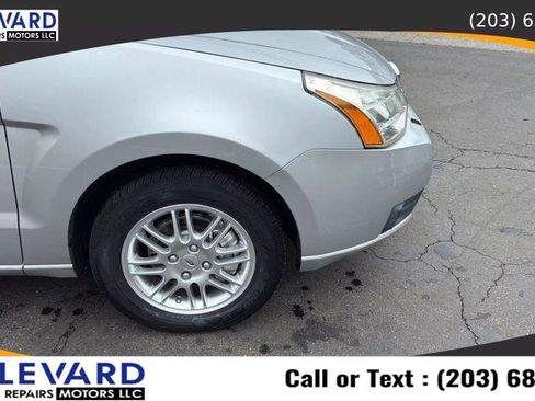 Used 2010 Ford Focus SE image 12