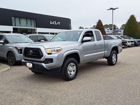 Used 2023 Toyota Tacoma SR w/ SR Convenience Package image 2