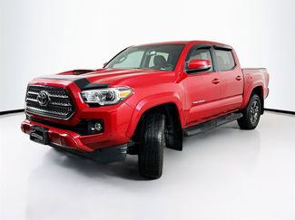 Used 2017 Toyota Tacoma TRD Sport video 2