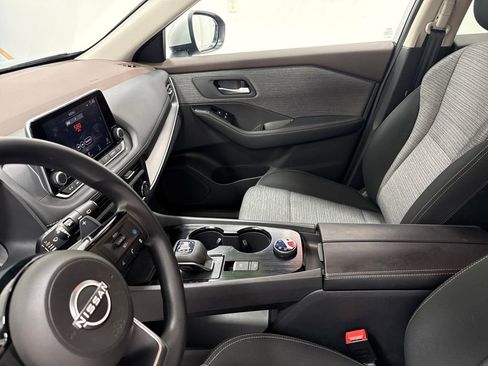 Used 2023 Nissan Rogue SV image 25