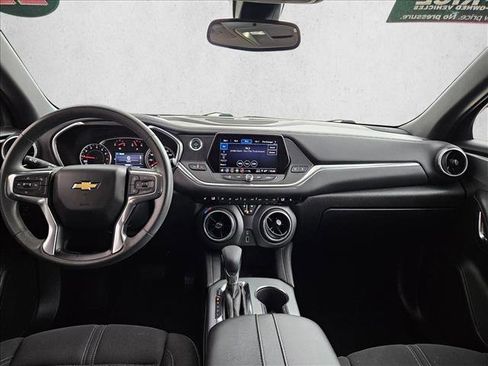 Used 2022 Chevrolet Blazer LT FWD image 17