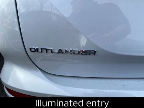 New 2026 Mitsubishi Outlander LE image 14