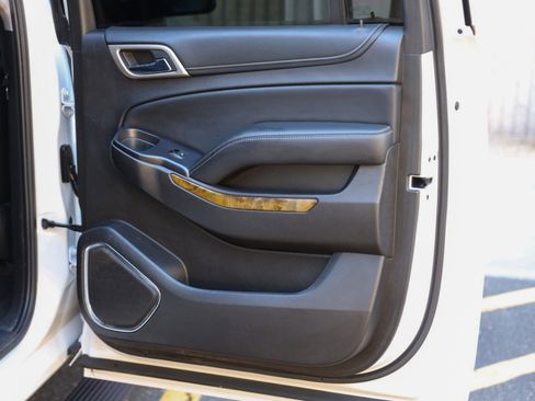 Used 2016 GMC Yukon XL Denali w/ Open Road Package image 39