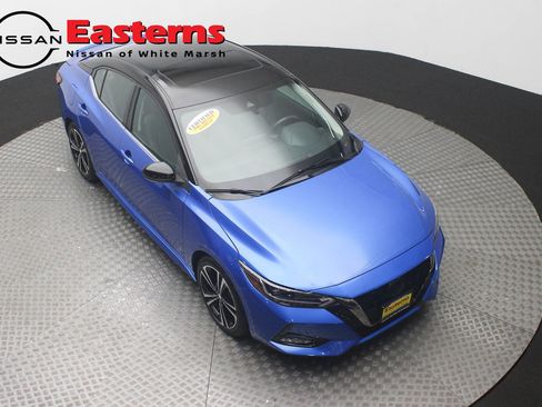 Used 2022 Nissan Sentra SR w/ SR Premium Package FWD image 3