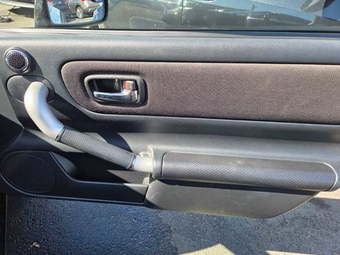 Used 2005 Toyota MR2 image 10