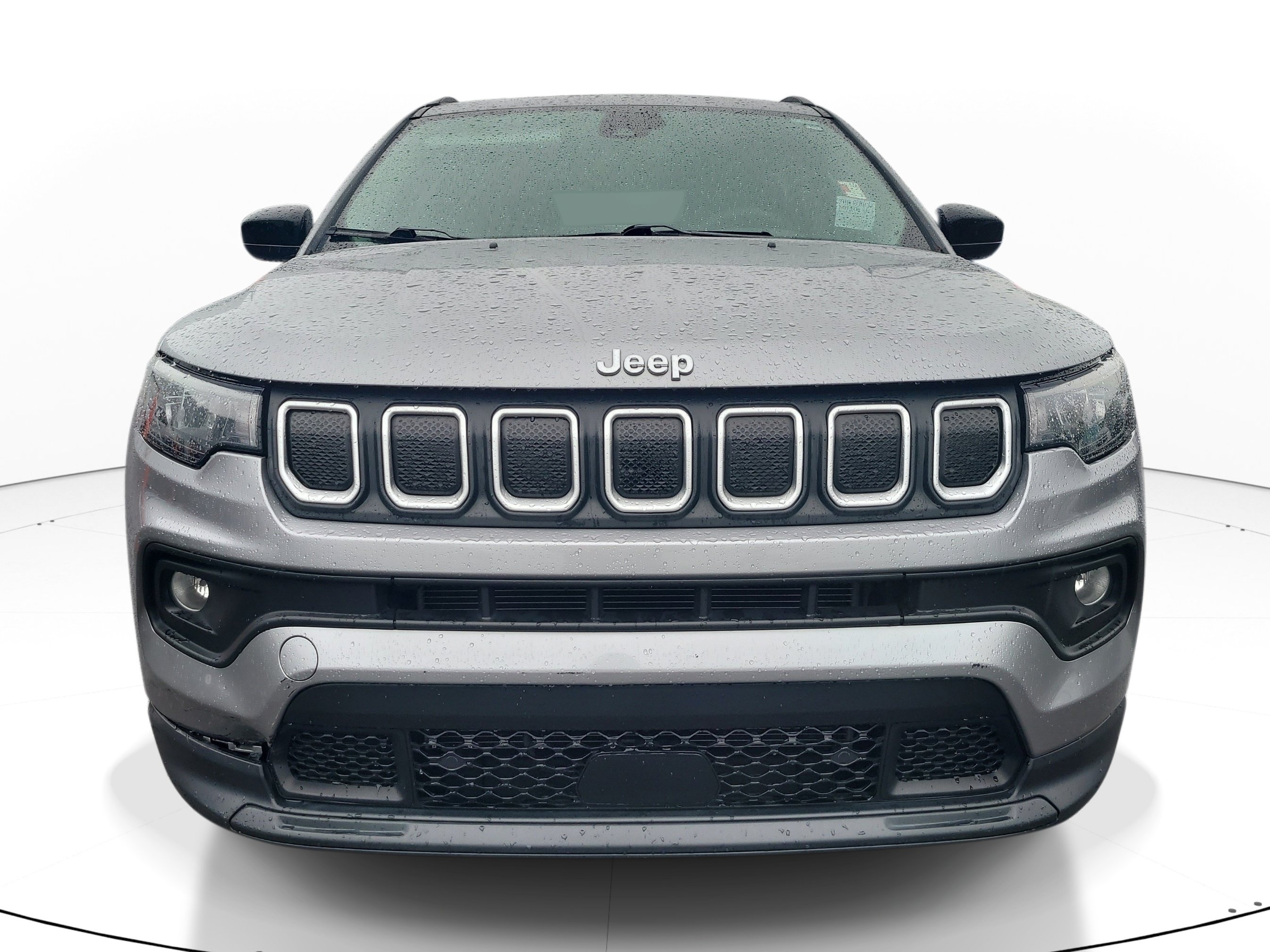 Used 2022 Jeep Compass Latitude FWD image 2