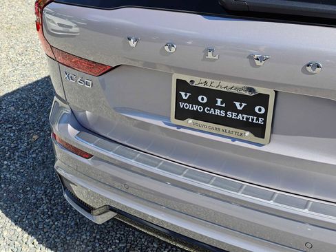 New 2026 Volvo XC60 B5 Ultra w/ Protection Package Premier image 14